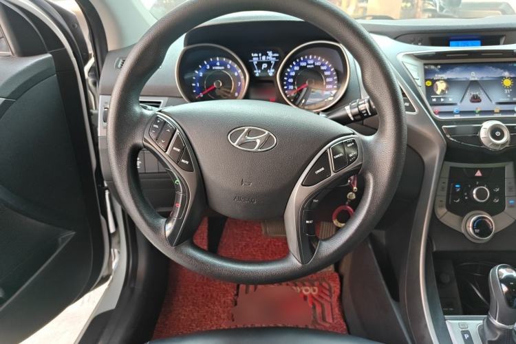 Used Hyundai Elantra (5th Generation / Langdong) 2015 1.6L Automatic Fashion Model Steering Wheel