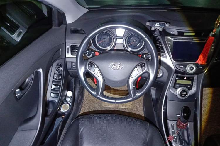 Used Hyundai Elantra (5th Generation / Langdong) 2015 1.6L Automatic Luxury Model Steering Wheel