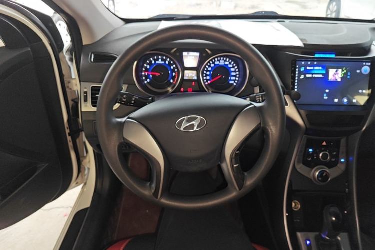 Used Hyundai Elantra (5th Generation / Langdong) 2015 1.6L Automatic Leading Model Steering Wheel