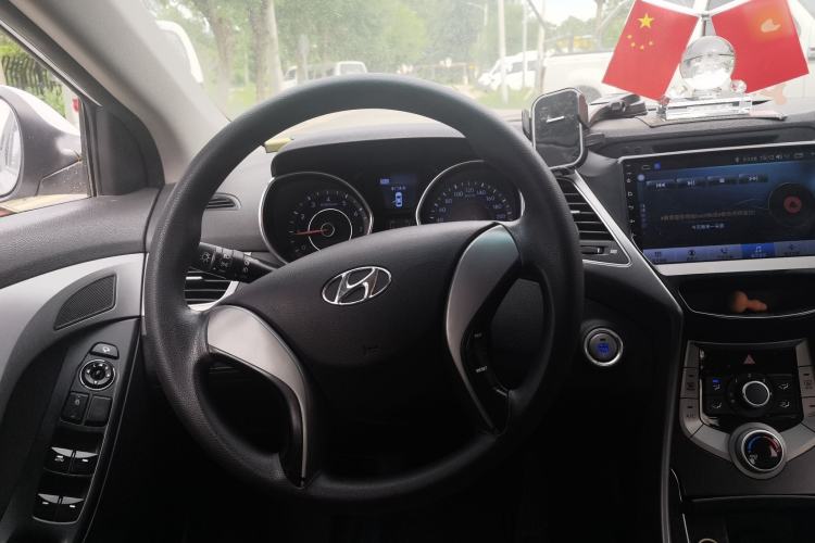 Used Hyundai Elantra (5th Generation / Langdong) 2015 1.6L Manual Leading Model Steering Wheel