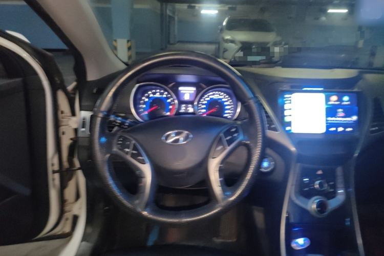 Used Hyundai Elantra (5th Generation / Langdong) 2015 1.6L Manual Leading Model Steering Wheel