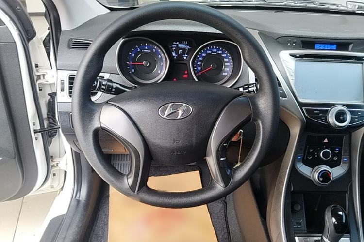 Used Hyundai Elantra (5th Generation / Langdong) 2015 1.6L Automatic Fashion Model Steering Wheel