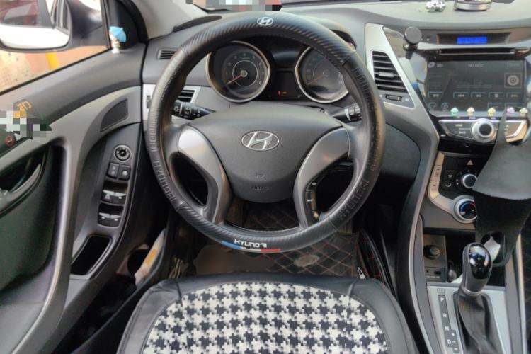 Used Hyundai Elantra (5th Generation / Langdong) 2015 1.6L Automatic Fashion Model Steering Wheel