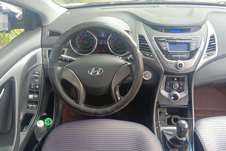 Used Hyundai Elantra (5th Generation / Langdong) 2015 1.6L Manual Leading Model Steering Wheel
