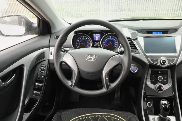 Used Hyundai Elantra (5th Generation / Langdong) 2015 1.6L Automatic Leading Model Steering Wheel