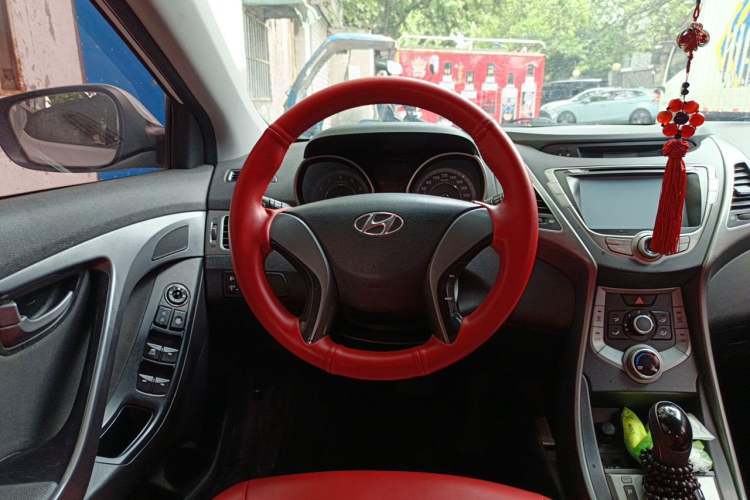 Used Hyundai Elantra (5th Generation / Langdong) 2015 1.6L Automatic Leading Model Steering Wheel