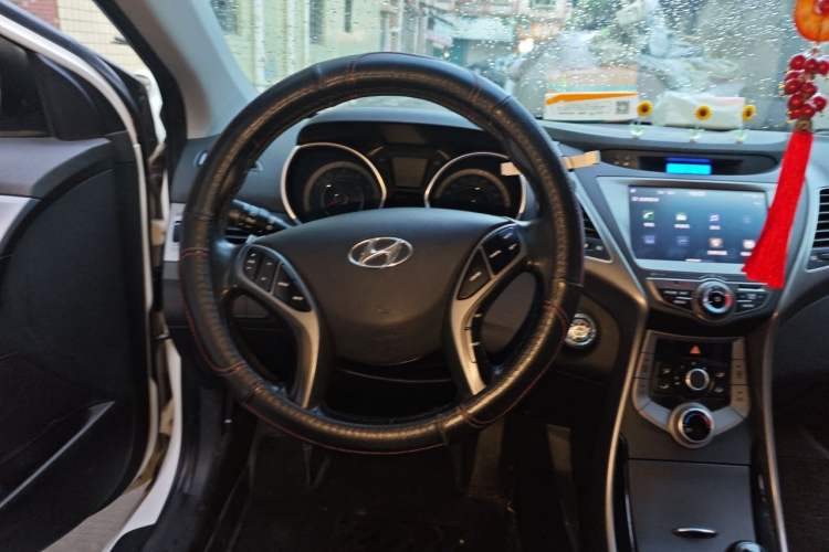 Used Hyundai Elantra (5th Generation / Langdong) 2015 1.6L Automatic Luxury Model Steering Wheel