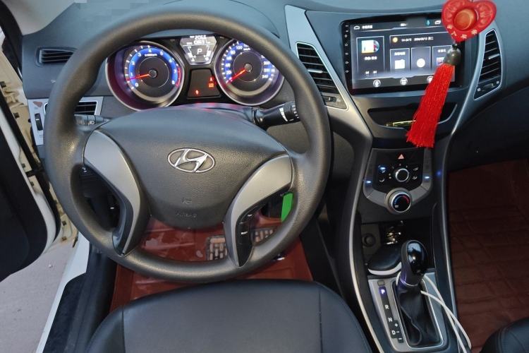 Used Hyundai Elantra (5th Generation / Langdong) 2015 1.6L Automatic Fashion Model Steering Wheel