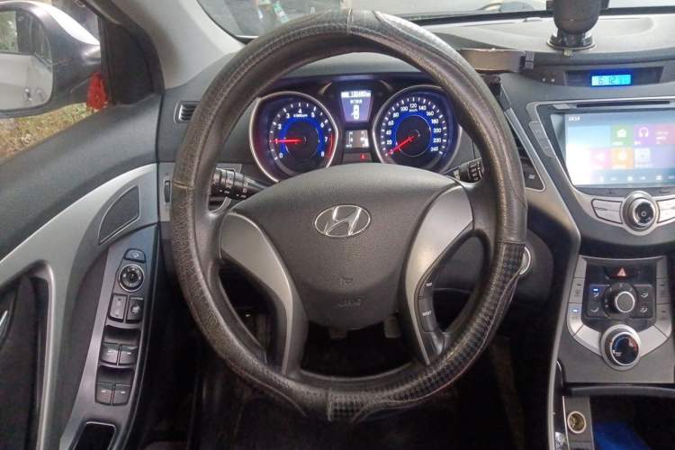 Used Hyundai Elantra (5th Generation / Langdong) 2015 1.6L Manual Leading Model Steering Wheel