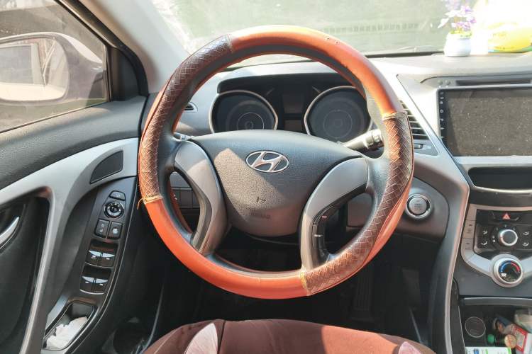 Used Hyundai Elantra (5th Generation / Langdong) 2015 1.6L Manual Leading Model Steering Wheel