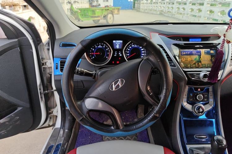 Used Hyundai Elantra (5th Generation / Langdong) 2015 1.6L Manual Leading Model Steering Wheel