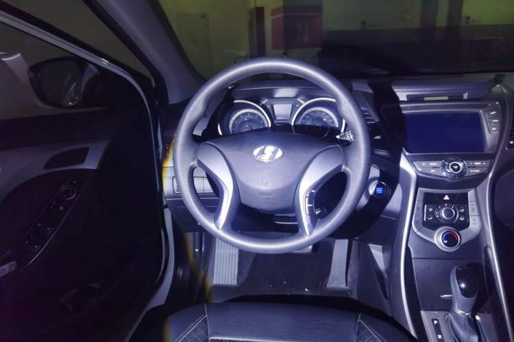 Used Hyundai Elantra (5th Generation / Langdong) 2015 1.6L Automatic Leading Model Steering Wheel