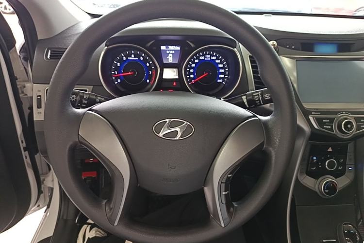 Used Hyundai Elantra (5th Generation / Langdong) 2015 1.6L Automatic Leading Model Steering Wheel