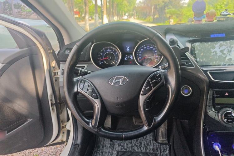 Used Hyundai Elantra (5th Generation / Langdong) 2015 1.6L Automatic Luxury Model Steering Wheel