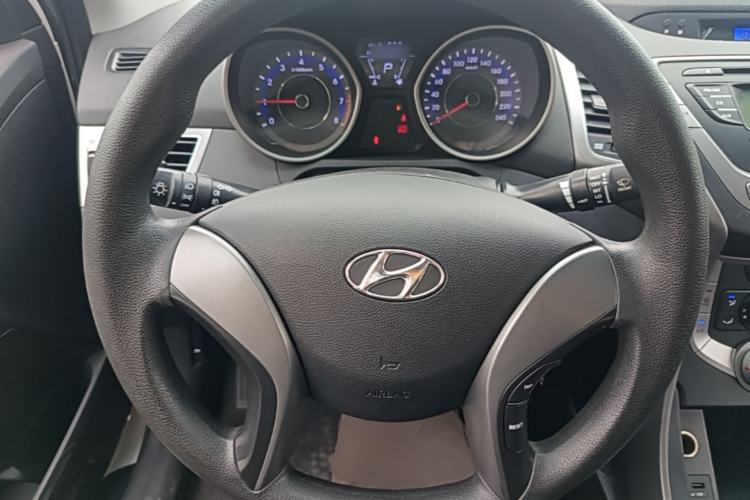 Used Hyundai Elantra (5th Generation / Langdong) 2015 1.6L Automatic Fashion Model Steering Wheel