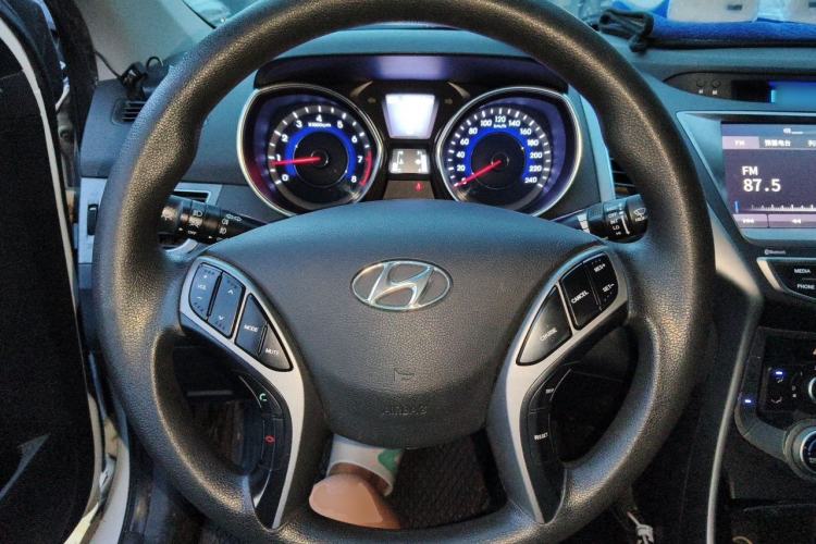 Used Hyundai Elantra (5th Generation / Langdong) 2015 1.6L Manual Leading Model Steering Wheel