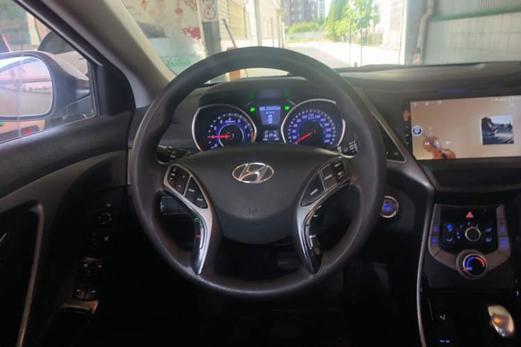 Used Hyundai Elantra (5th Generation / Langdong) 2015 1.6L Automatic Leading Model Steering Wheel