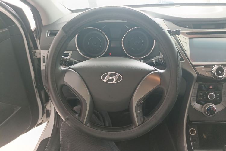 Used Hyundai Elantra (5th Generation / Langdong) 2015 1.6L Manual Leading Model Steering Wheel