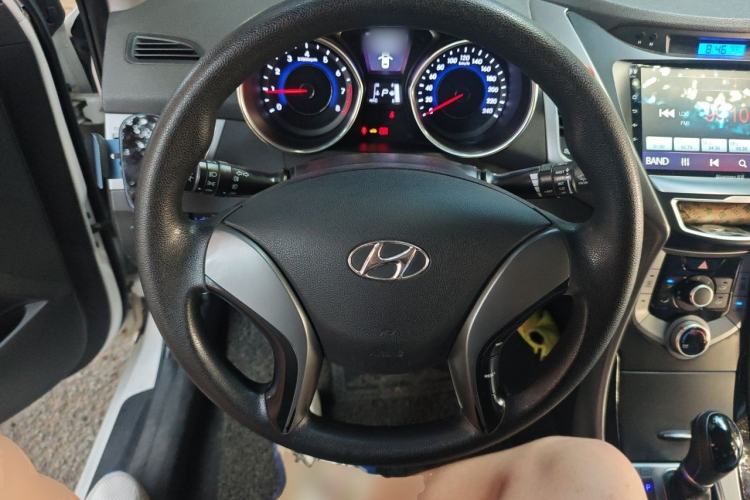 Used Hyundai Elantra (5th Generation / Langdong) 2015 1.6L Automatic Leading Model Steering Wheel