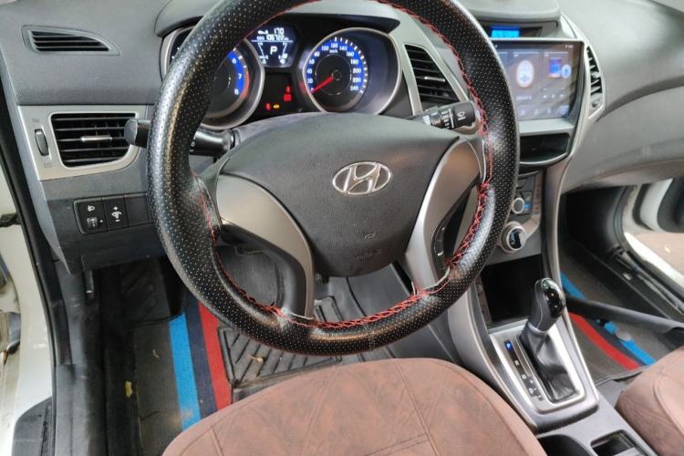 Used Hyundai Elantra (5th Generation / Langdong) 2015 1.6L Automatic Fashion Model Steering Wheel