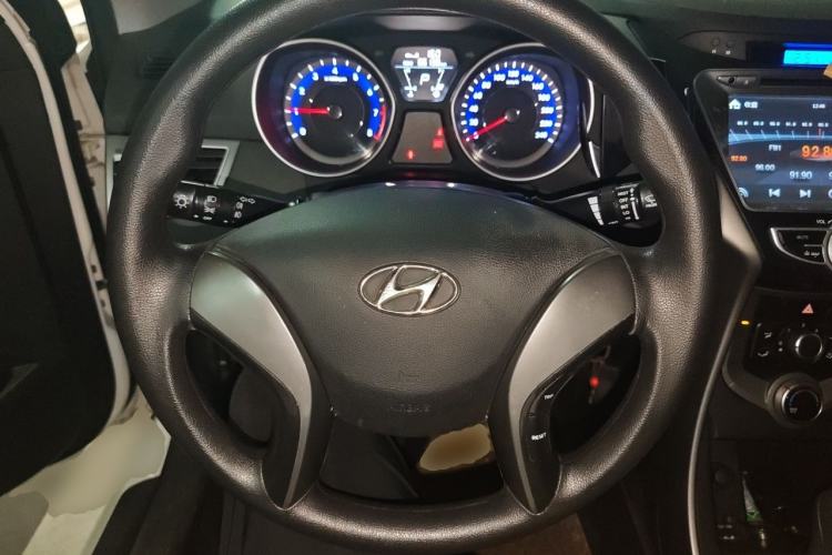 Used Hyundai Elantra (5th Generation / Langdong) 2015 1.6L Automatic Fashion Model Steering Wheel