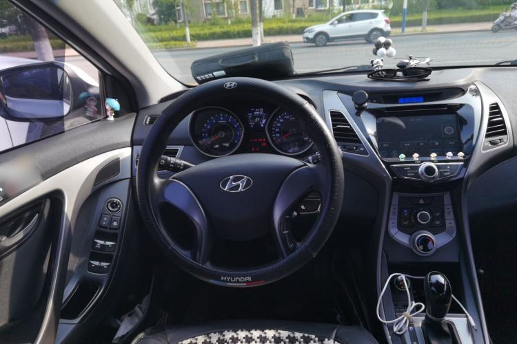 Used Hyundai Elantra (5th Generation / Langdong) 2015 1.6L Automatic Fashion Model Steering Wheel