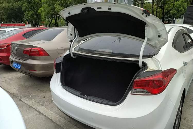 Used Hyundai Elantra (5th Generation / Langdong) 2015 1.6L Manual Leading Model Trunk