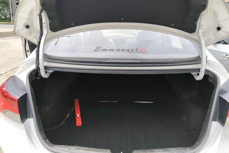 Used Hyundai Elantra (5th Generation / Langdong) 2015 1.6L Automatic Fashion Model Trunk