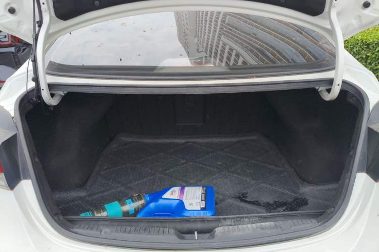 Used Hyundai Elantra (5th Generation / Langdong) 2015 1.6L Manual Leading Model Trunk