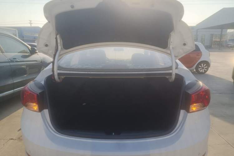 Used Hyundai Elantra (5th Generation / Langdong) 2015 1.6L Automatic Leading Model Trunk