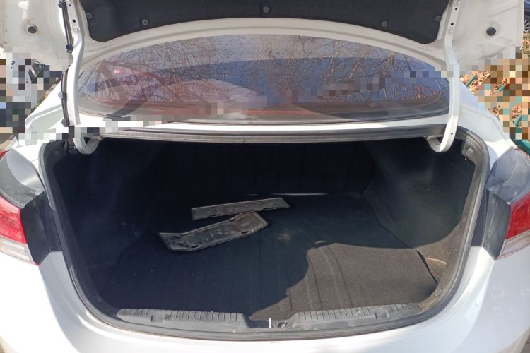 Used Hyundai Elantra (5th Generation / Langdong) 2015 1.6L Automatic Fashion Model Trunk