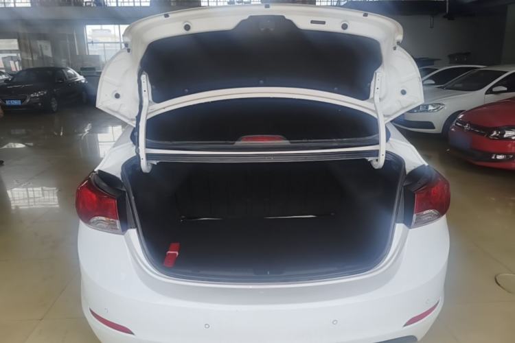 Used Hyundai Elantra (5th Generation / Langdong) 2015 1.6L Automatic Fashion Model Trunk