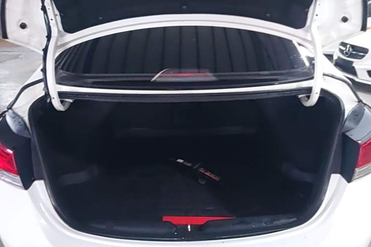 Used Hyundai Elantra (5th Generation / Langdong) 2015 1.6L Automatic Luxury Model Trunk
