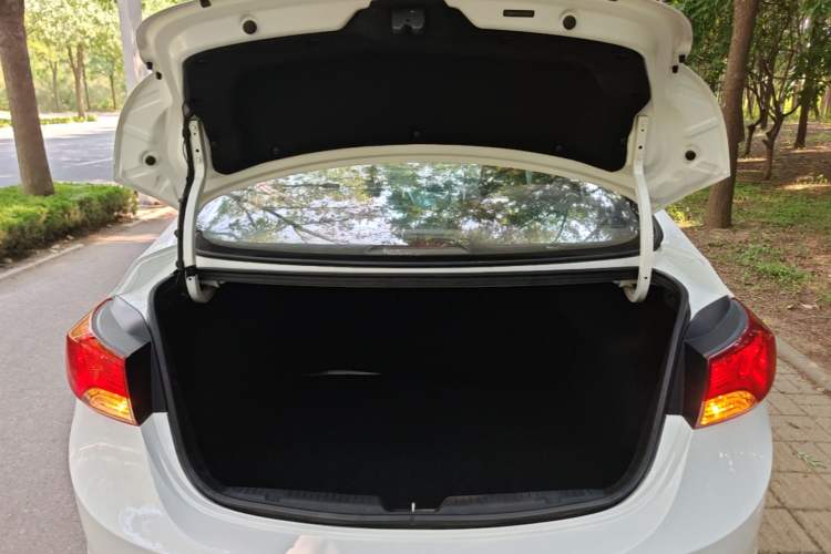 Used Hyundai Elantra (5th Generation / Langdong) 2015 1.6L Automatic Leading Model Trunk