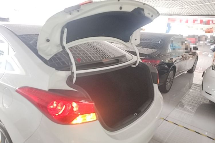 Used Hyundai Elantra (5th Generation / Langdong) 2015 1.6L Automatic Luxury Model Trunk