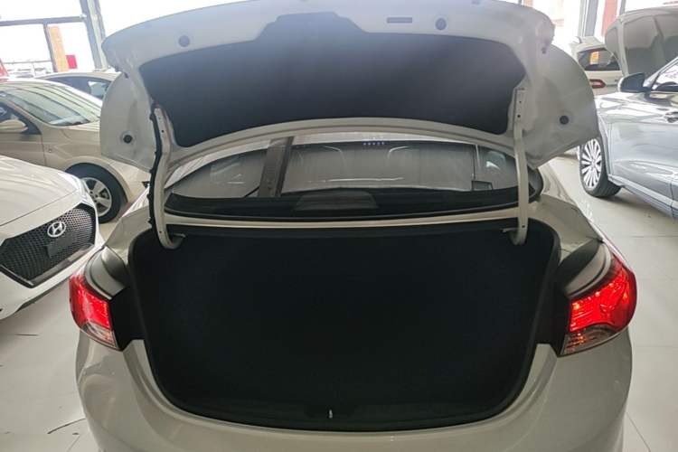 Used Hyundai Elantra (5th Generation / Langdong) 2015 1.6L Automatic Leading Model Trunk