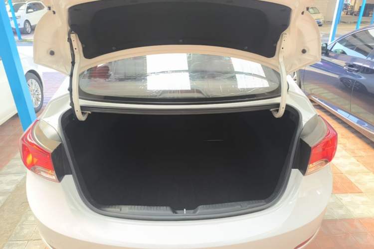 Used Hyundai Elantra (5th Generation / Langdong) 2015 1.6L Automatic Leading Model Trunk