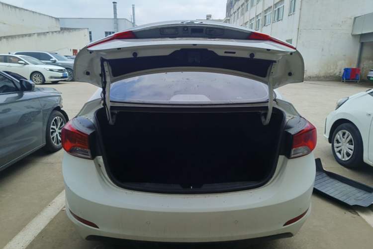 Used Hyundai Elantra (5th Generation / Langdong) 2015 1.6L Automatic Leading Model Trunk