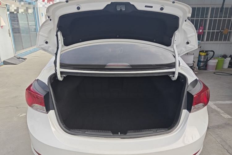 Used Hyundai Elantra (5th Generation / Langdong) 2015 1.6L Automatic Leading Model Trunk