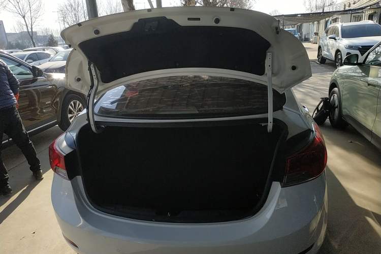 Used Hyundai Elantra (5th Generation / Langdong) 2015 1.6L Automatic Leading Model Trunk