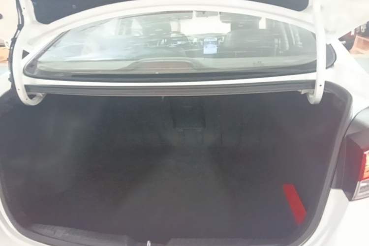 Used Hyundai Elantra (5th Generation / Langdong) 2015 1.6L Automatic Luxury Model Trunk
