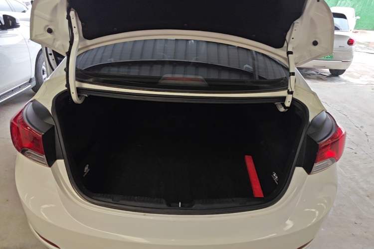 Used Hyundai Elantra (5th Generation / Langdong) 2015 1.6L Automatic Leading Model Trunk