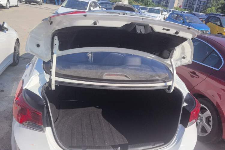 Used Hyundai Elantra (5th Generation / Langdong) 2015 1.6L Automatic Leading Model Trunk