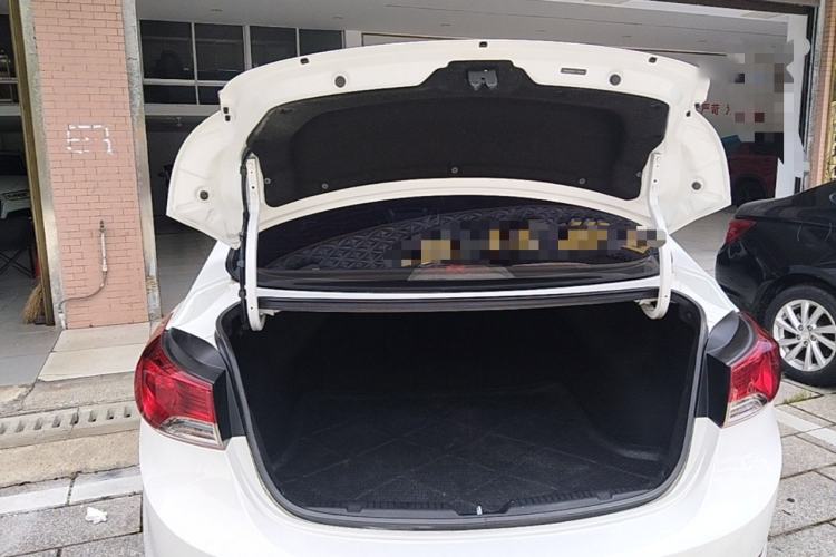 Used Hyundai Elantra (5th Generation / Langdong) 2015 1.6L Automatic Fashion Model Trunk