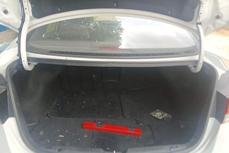 Used Hyundai Elantra (5th Generation / Langdong) 2015 1.6L Manual Leading Model Trunk