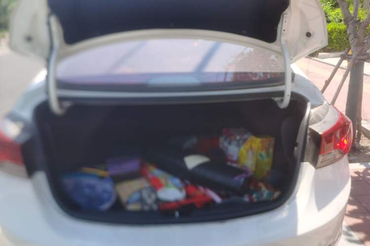 Used Hyundai Elantra (5th Generation / Langdong) 2015 1.6L Automatic Fashion Model Trunk