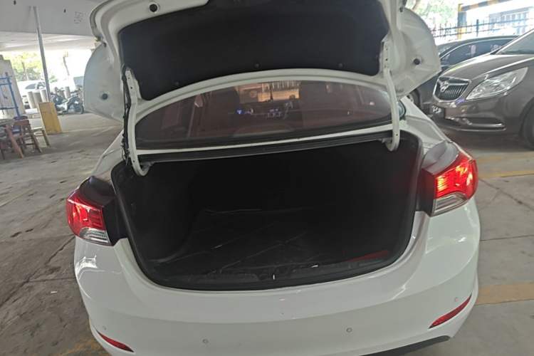 Used Hyundai Elantra (5th Generation / Langdong) 2015 1.6L Automatic Leading Model Trunk