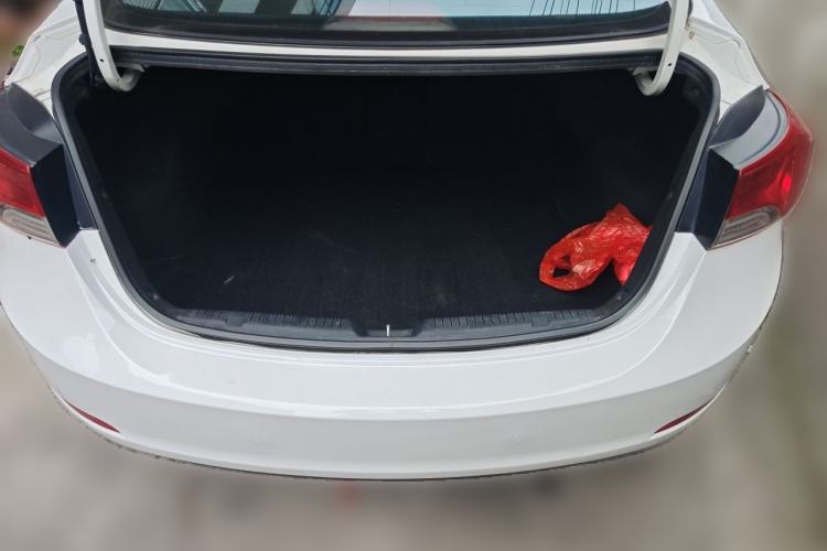 Used Hyundai Elantra (5th Generation / Langdong) 2015 1.6L Automatic Luxury Model Trunk