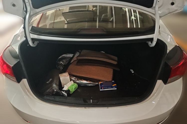 Used Hyundai Elantra (5th Generation / Langdong) 2015 1.6L Automatic Fashion Model Trunk