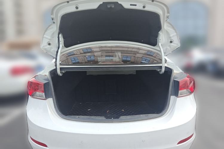 Used Hyundai Elantra (5th Generation / Langdong) 2015 1.6L Automatic Luxury Model Trunk